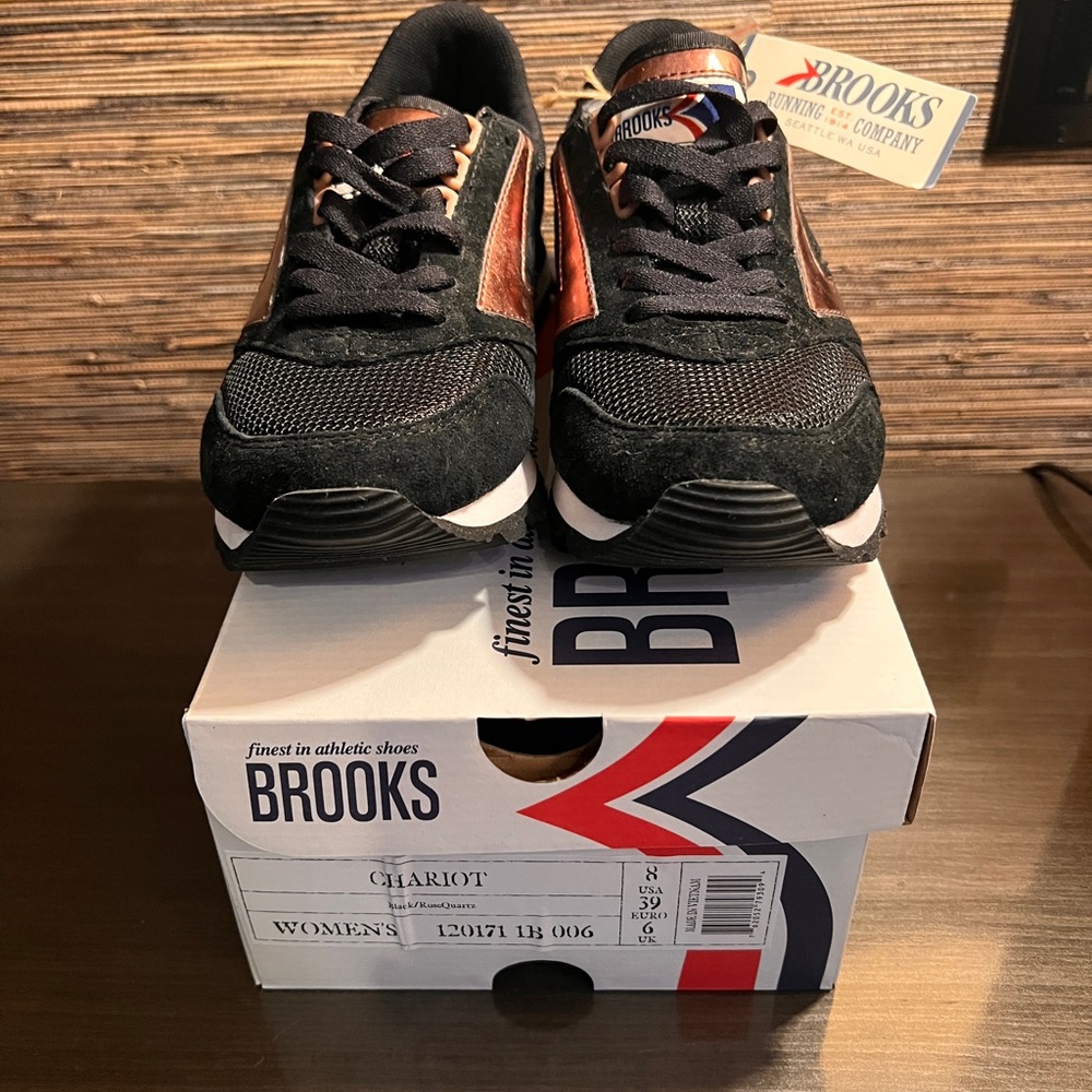 Brooks Women's Black and Copper Sneakers